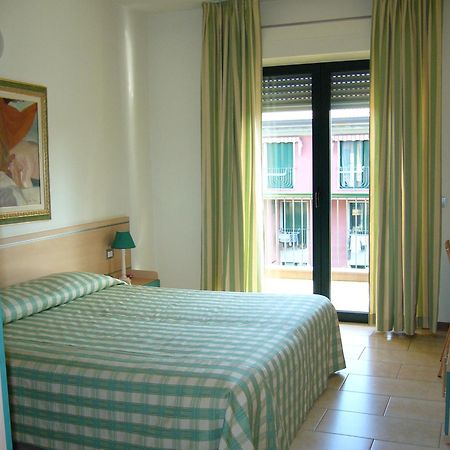 Residence Spiaggia D'Oro Desenzano del Garda Luaran gambar
