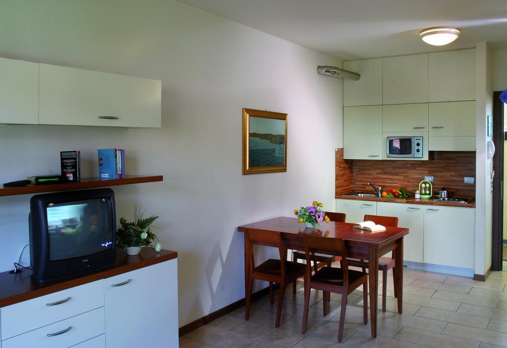 Residence Spiaggia D'Oro Desenzano del Garda Luaran gambar