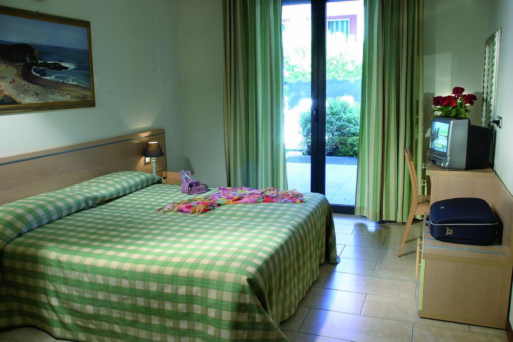 Residence Spiaggia D'Oro Desenzano del Garda Luaran gambar
