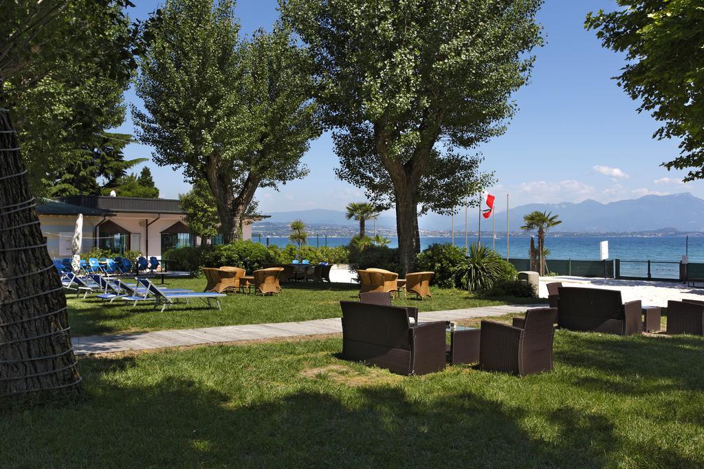 Residence Spiaggia D'Oro Desenzano del Garda Luaran gambar