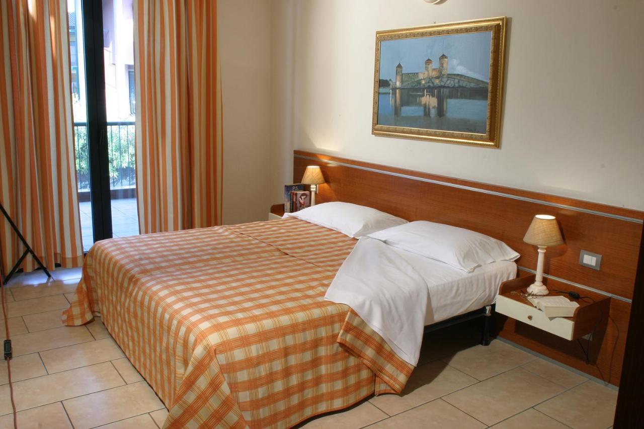 Residence Spiaggia D'Oro Desenzano del Garda Luaran gambar